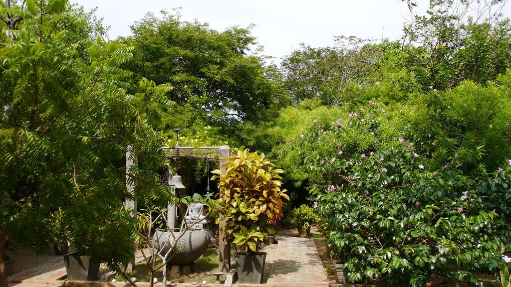 Suduweli Beauties Of Nature - Yala Kirinda  Luaran gambar